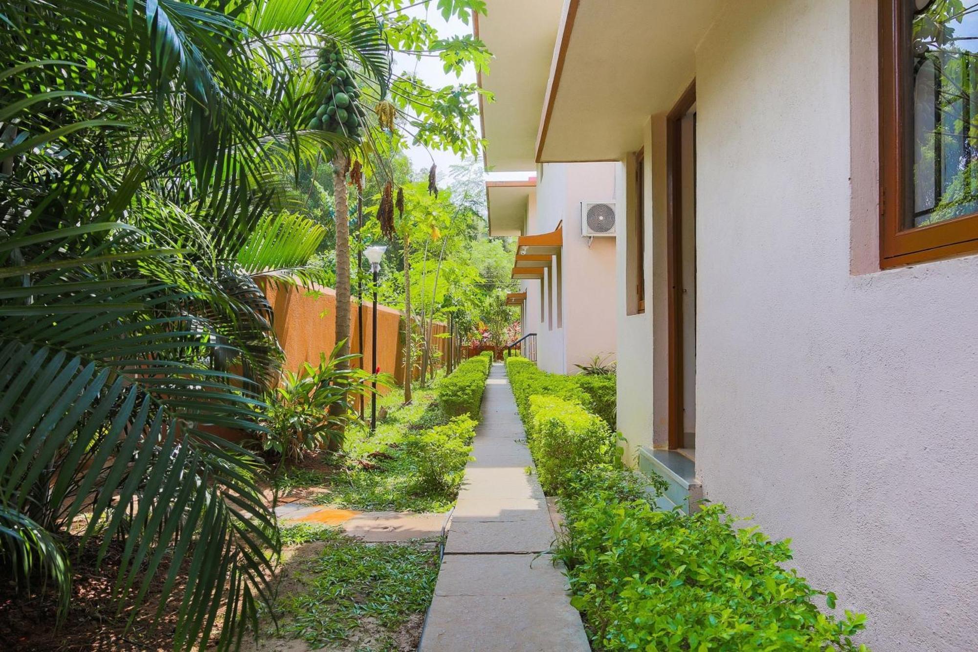 Super Hotel O The Goan Courtyard Colva Exterior foto